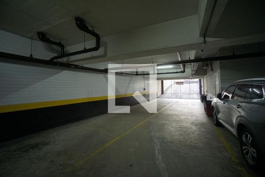 Garagem de apartamento para alugar com 2 quartos, 99m² em Vila Gomes Cardim, São Paulo