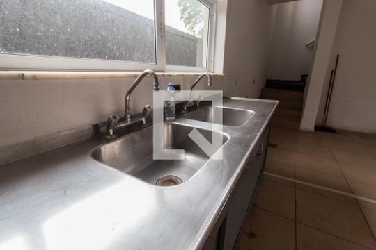 Cozinha - Torneira de casa à venda com 5 quartos, 560m² em Vila Tramontano, São Paulo