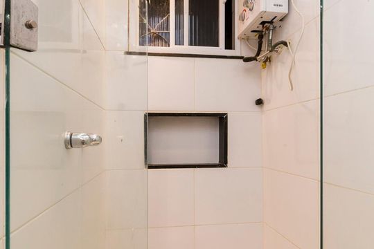 Banheiro - Suíte de kitnet/studio para alugar com 1 quarto, 27m² em Botafogo, Rio de Janeiro