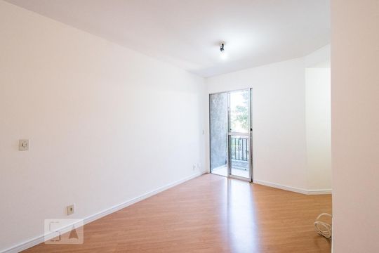 Sala de apartamento à venda com 3 quartos, 62m² em São João Clímaco, São Paulo
