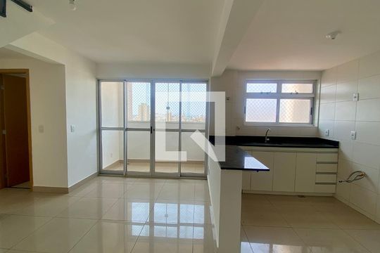 Sala 1 de apartamento à venda com 2 quartos, 120m² em Carlos Prates, Belo Horizonte
