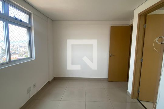 Quarto Suíte de apartamento à venda com 2 quartos, 120m² em Carlos Prates, Belo Horizonte