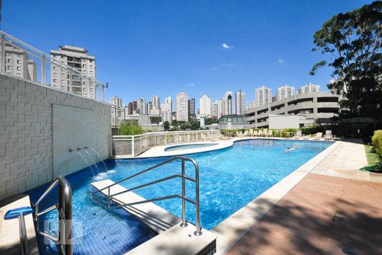 Piscina de apartamento para alugar com 1 quarto, 50m² em Vila Andrade, São Paulo