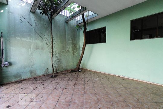 Quintal de casa à venda com 3 quartos, 220m² em Vila Santa Clara, São Paulo