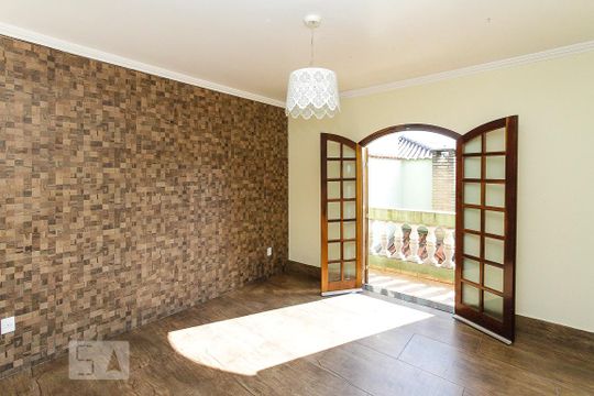 Quarto 01 de casa à venda com 3 quartos, 220m² em Vila Santa Clara, São Paulo