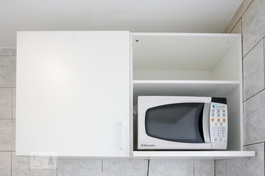 Cozinha de apartamento para alugar com 1 quarto, 27m² em Vila Buarque, São Paulo