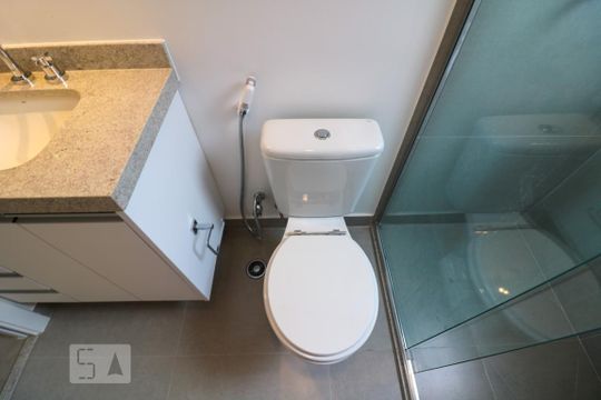 Banheiro da suíte 1 de casa de condomínio à venda com 2 quartos, 103m² em Cambuci, São Paulo