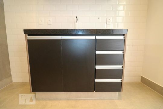 Cozinha de casa de condomínio à venda com 2 quartos, 103m² em Cambuci, São Paulo