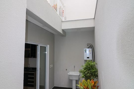 Terraço/área de serviço de casa de condomínio à venda com 2 quartos, 103m² em Cambuci, São Paulo