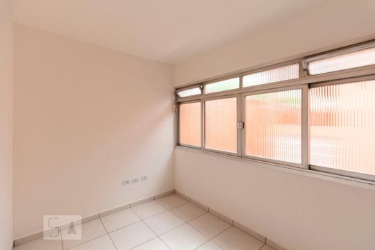 Casa de Condomínio para alugar com 1 quarto, 45m² em Vila Campestre, São Paulo