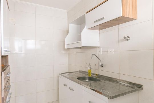 Cozinha de apartamento para alugar com 1 quarto, 44m² em Cambuci, São Paulo
