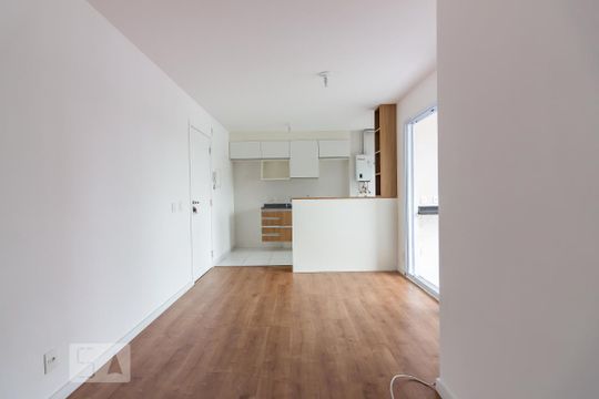 Sala de apartamento à venda com 2 quartos, 56m² em Vila Osasco, Osasco