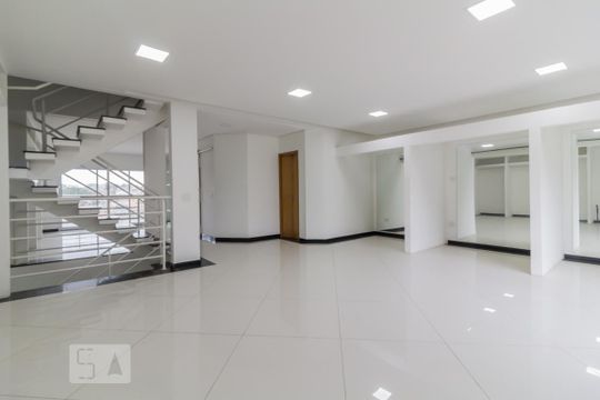 Casa à venda com 4 quartos, 400m² em Vila Rosália, Guarulhos