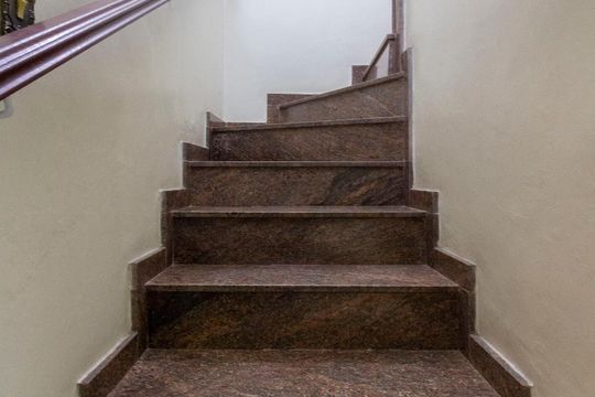 Escada de casa à venda com 3 quartos, 180m² em Jardim Cotinha, São Paulo