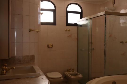 Banheiro da Suíte de apartamento à venda com 3 quartos, 220m² em Centro, Jundiaí