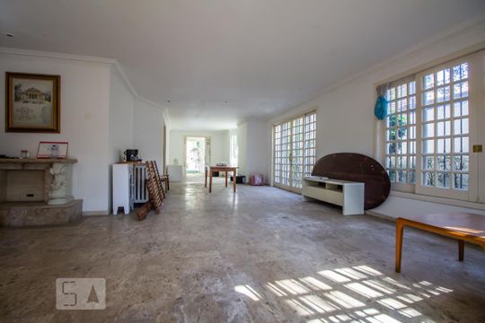 Casa à venda com 4 quartos, 500m² em Alto de Pinheiros, São Paulo