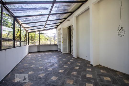 Quarto suíte 2 varanda de casa à venda com 4 quartos, 500m² em Alto de Pinheiros, São Paulo