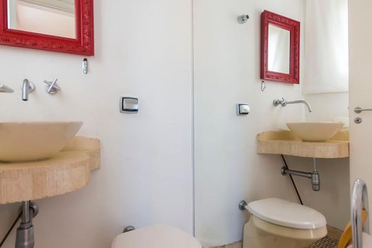 Lavabo de apartamento para alugar com 1 quarto, 67m² em Vila Nova Conceição, São Paulo