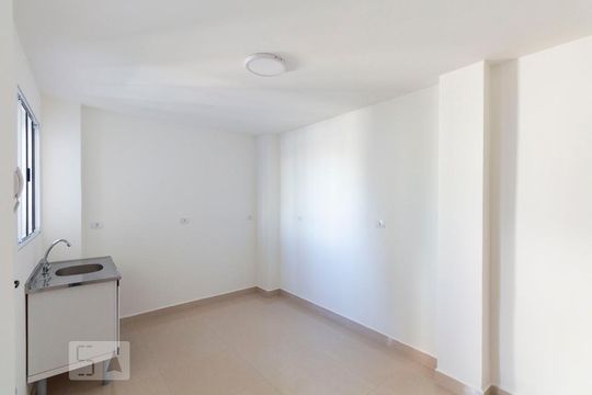 Sala e cozinha de casa para alugar com 1 quarto, 30m² em Vila do Encontro, São Paulo