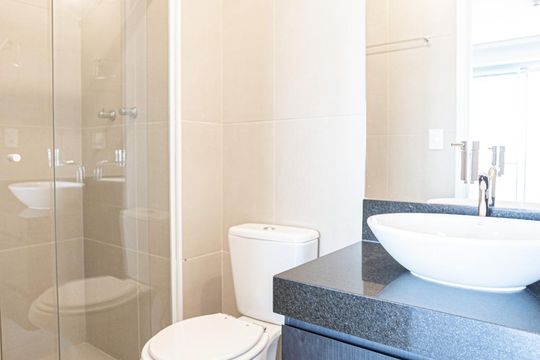 Banheiro de apartamento para alugar com 1 quarto, 32m² em Centro, Osasco