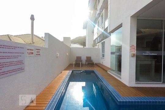 Área comum - Piscina de apartamento para alugar com 2 quartos, 76m² em Cachoeira do Bom Jesus, Florianópolis