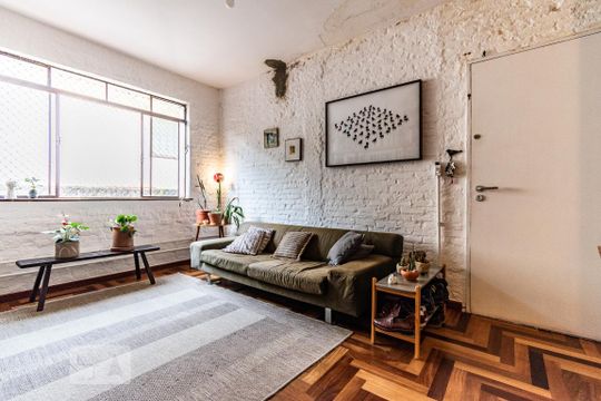 Sala de apartamento à venda com 2 quartos, 55m² em Vila Madalena, São Paulo