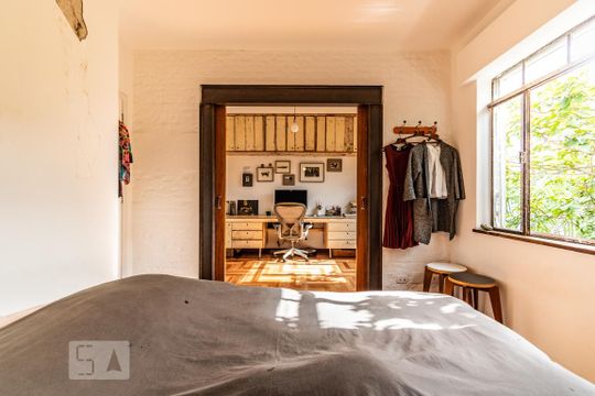 Suíte e Quarto 1 de apartamento à venda com 2 quartos, 55m² em Vila Madalena, São Paulo