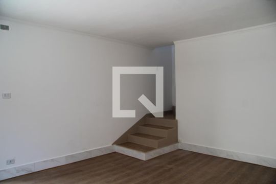 Sala de casa à venda com 2 quartos, 200m² em Vila Rosália, Guarulhos