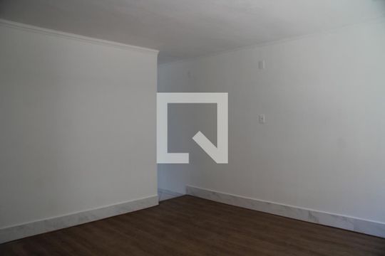 Sala de casa à venda com 2 quartos, 200m² em Vila Rosália, Guarulhos