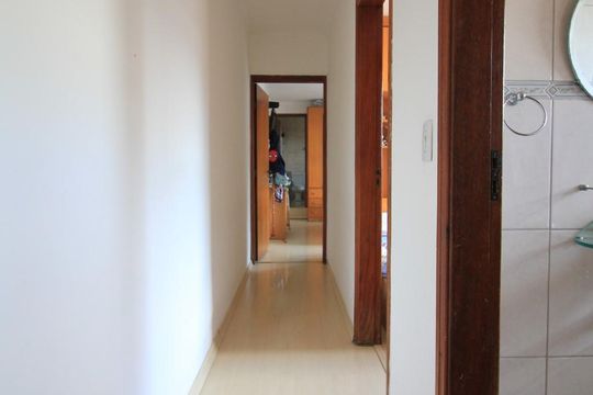 Corredor de casa à venda com 2 quartos, 150m² em Jardim Monte Kemel, São Paulo