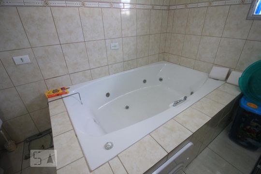 Banheira de casa à venda com 2 quartos, 150m² em Jardim Monte Kemel, São Paulo