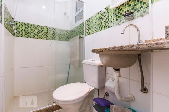 Banheiro de apartamento à venda com 1 quarto, 28m² em Botafogo, Rio de Janeiro