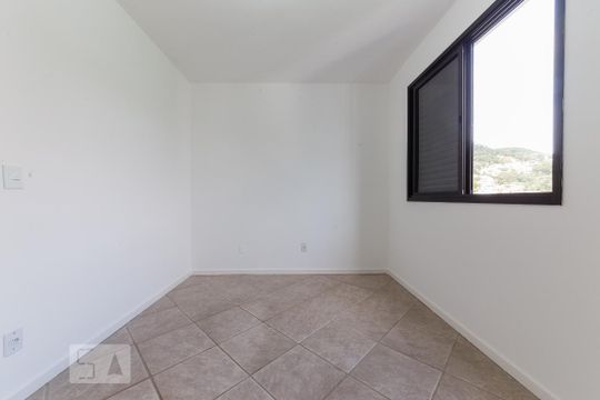 Quarto 1 de apartamento para alugar com 2 quartos, 79m² em Agronômica, Florianópolis