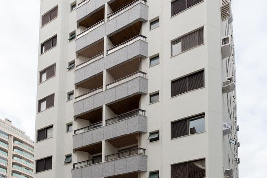 Fachada de apartamento para alugar com 2 quartos, 79m² em Agronômica, Florianópolis
