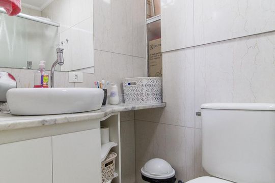Banheiro de apartamento para alugar com 3 quartos, 75m² em Jardim Independência, São Paulo