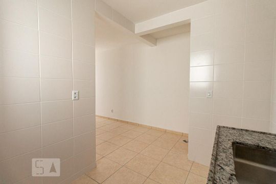 Cozinha de apartamento à venda com 2 quartos, 49m² em Conjunto Helena Antipoff, Belo Horizonte
