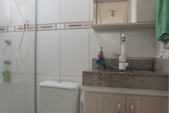 Banheiro de apartamento à venda com 3 quartos, 58m² em Jardim Márcia, Campinas