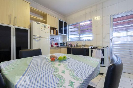 Cozinha de casa de condomínio para alugar com 2 quartos, 120m² em Vila Domitila, São Paulo
