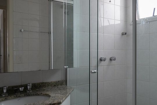 Banheiro  de apartamento para alugar com 2 quartos, 65m² em Vila Mariana, São Paulo