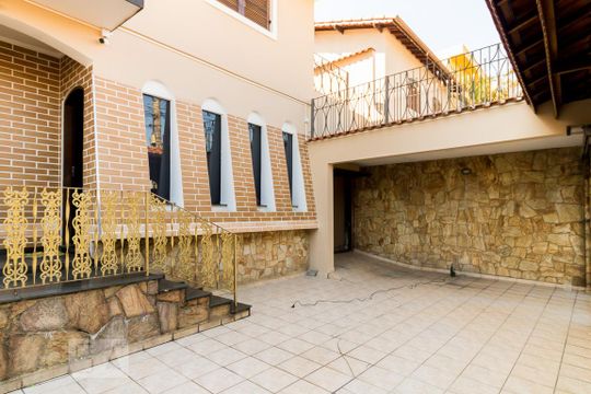 Casa à venda com 5 quartos, 340m² em Vila Jacuí, São Paulo