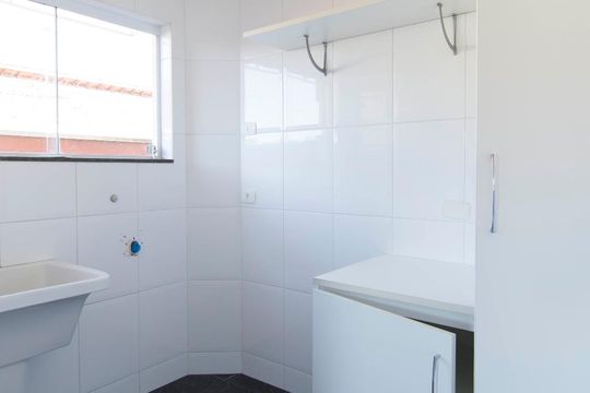 Lavanderia de casa à venda com 4 quartos, 245m² em Vila Isolina Mazzei, São Paulo