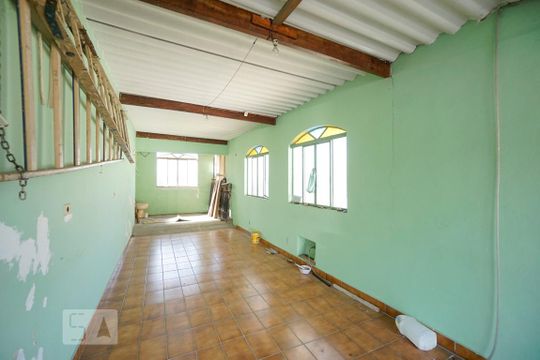 Garagem de casa à venda com 3 quartos, 160m² em Vila Primavera, São Paulo