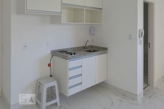 Cozinha (Armários) de kitnet/studio para alugar com 1 quarto, 28m² em Liberdade, São Paulo