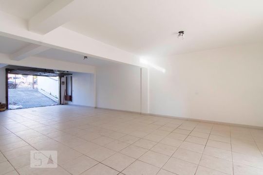 Garagem de casa à venda com 3 quartos, 300m² em Água Fria, São Paulo