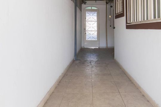 Corredor Lateral de casa à venda com 3 quartos, 300m² em Água Fria, São Paulo