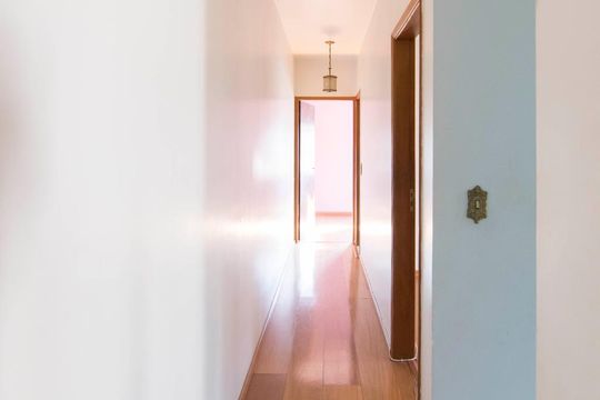Corredor dos Quartos de casa à venda com 3 quartos, 300m² em Água Fria, São Paulo