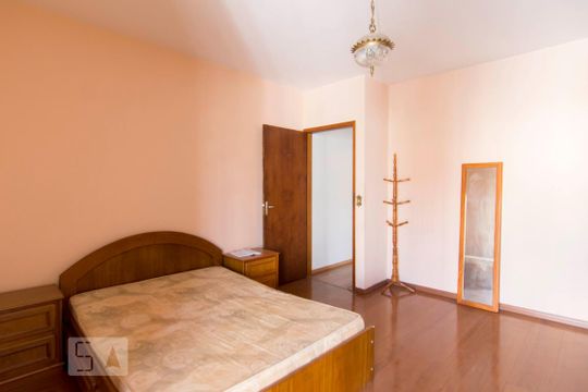 Suíte  de casa à venda com 3 quartos, 300m² em Água Fria, São Paulo