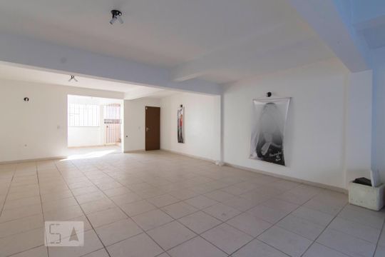 Garagem de casa à venda com 3 quartos, 300m² em Água Fria, São Paulo