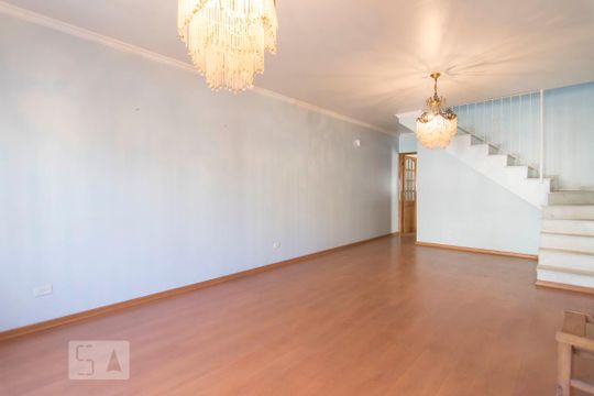 Sala de casa à venda com 3 quartos, 300m² em Água Fria, São Paulo