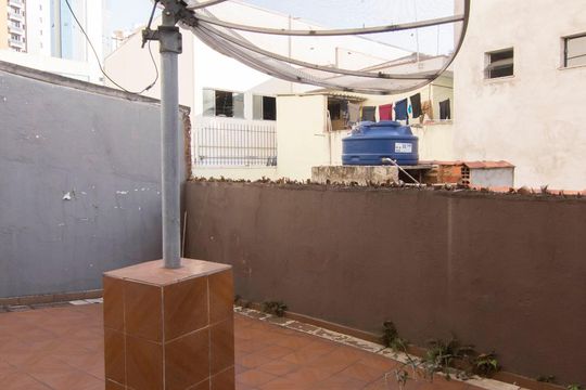 Quintal de casa à venda com 3 quartos, 300m² em Água Fria, São Paulo